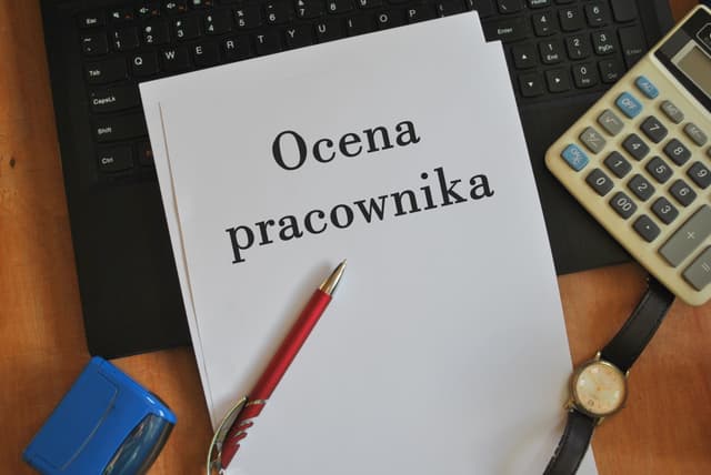 Ocena pracy nauczyciela w ostatnim roku przygotowania do zawodu po zmianach od 28 listopada 2025 r.
