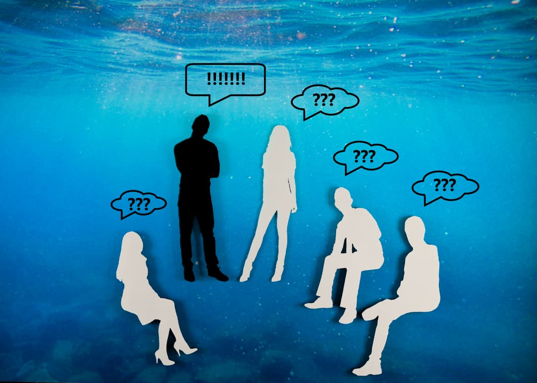 Rada pedagogiczna w zespole szkolno-przedszkolnym. Na zdjęciu: rada pedagogiczna na posiedzeniu