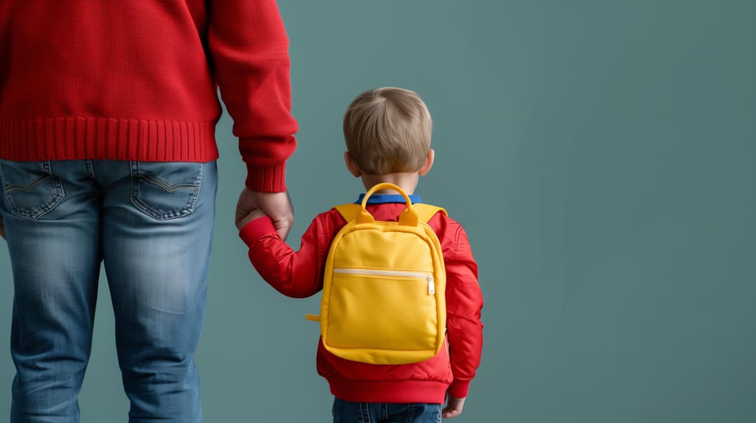 Skreślenie dziecka z listy przedszkola. Dziecko idzie z rodzicem do przedszkola