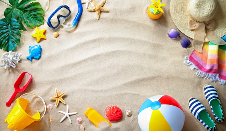 Nieobecność dziecka w wakacje w przedszkolu. Na zdjęciu: plaża, piasek