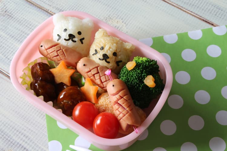 Jadłospis dekadowy w przedszkolu. Na zdjęciu: posiłek dla przedszkolaka