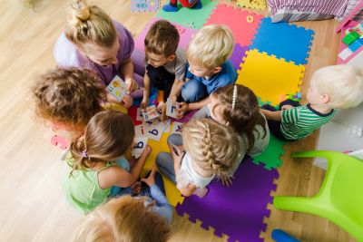 Pomoc psychologiczno-pedagogiczna w przedszkolu. Na zdjęciu: zajęcia z zakresu pomocy psychologiczno-pedagogicznej w przedszkolu