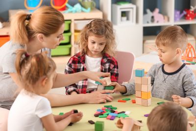 Czy dyrektor przedszkola może wyznaczyć termin składania orzeczeń i opinii z poradni psychologiczno-pedagogicznej?