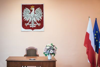 Nowelizacja Karty Nauczyciela. Na zdjęciu symbol zmian w przepisach