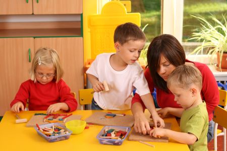 Grupowe zajęcia rewalidacyjne w przedszkolu – jak dokumentować