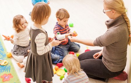 Czy można informować rodziców o zastępstwie i przyczynach nieobecności nauczyciela?