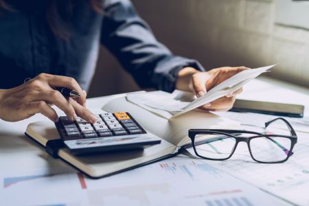 Jak rozliczyć dotację w przedszkolu niepublicznym? Na zdjęciu: rozliczanie dotacji w przedszkolu