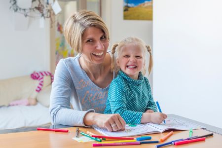 Pomoc nauczyciela w przedszkolu – kwalifikacje i zatrudnienie