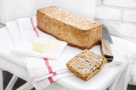 Celiakia, czyli choroba trzewna, jest genetycznie uwarunkowaną nadwrażliwością na znajdujący się w zbożach gluten. 