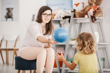 Osoba niebędąca nauczycielem poprowadzi wszystkie zajęcia w przedszkolu? Planowana nowelizacja przepisów 